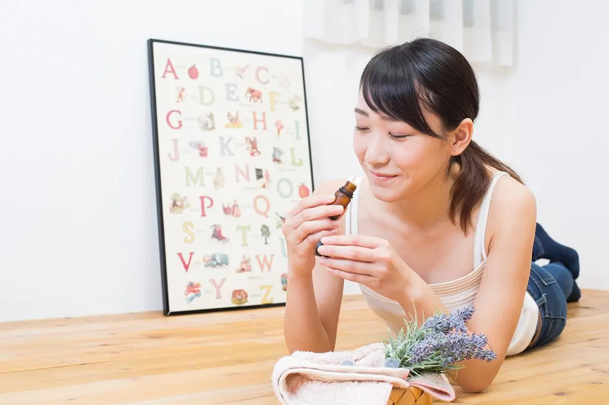 L'aromathérapie fait partie des médecines douces et permet de soigner des petits maux grâce aux vertus des plantes