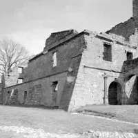 L'Arsenal, anciens logements de la garnison, après le passage des troupes wurtembergeoises &copy; Y.Meyer