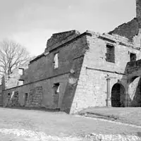 L'Arsenal, anciens logements de la garnison, après le passage des troupes wurtembergeoises &copy; Y.Meyer