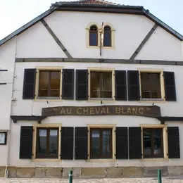 Au Cheval Blanc