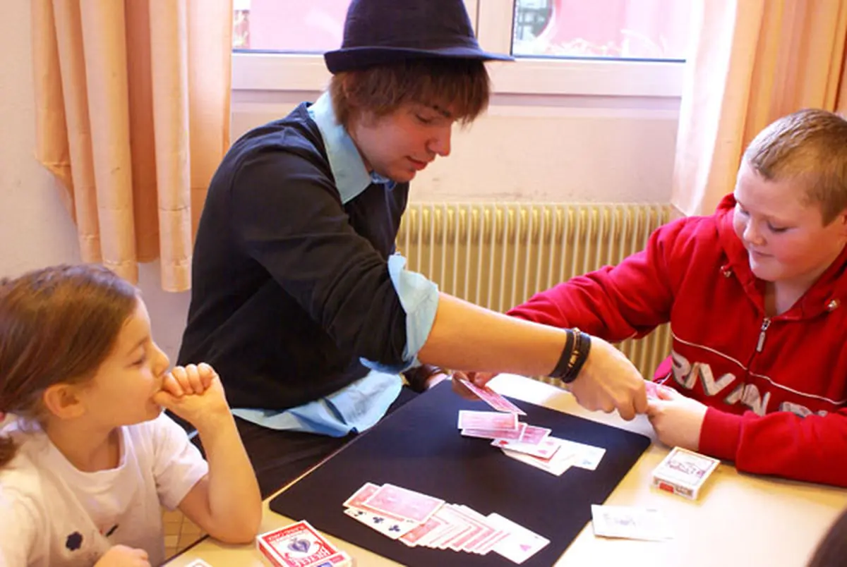 L’école de magie pour les enfants avec le magicien Teppe