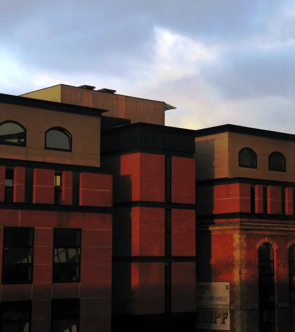 L'Ecole de Management de Strasbourg se situe dans le bâtiment du PEGE au 61 avenue de la Forêt Noire