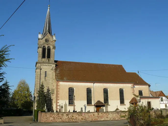 L\'église de Saasenheim dans le Bas-Rhin en Alsace