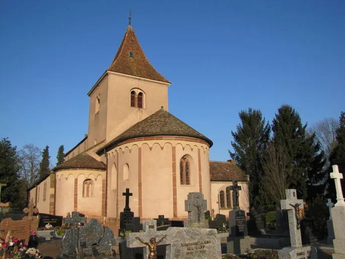 L\'église Saint-Pierre-et-Paul de Hohatzenheim est un lieu de pèlerinage dans le Bas-Rhin en Alsace