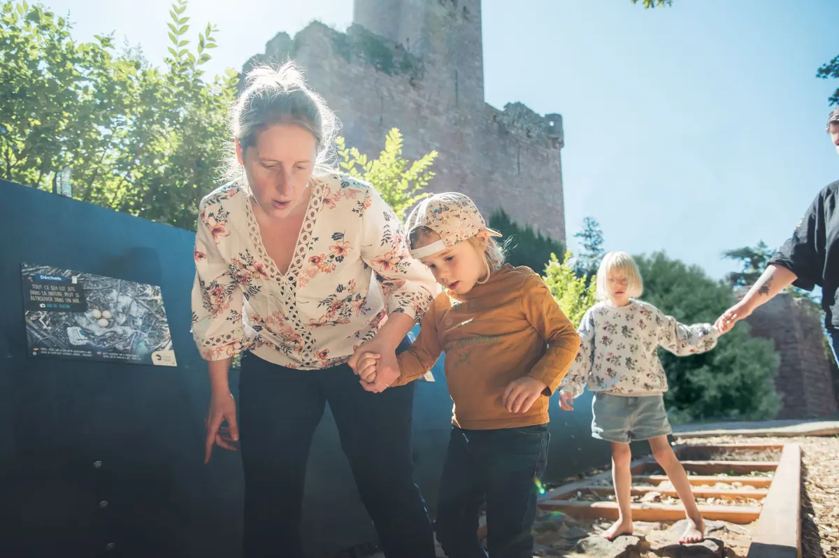 Aventurez vous sur le parcours pieds nus