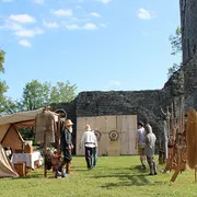L'été au Château : Campement militaire et lancer de haches
