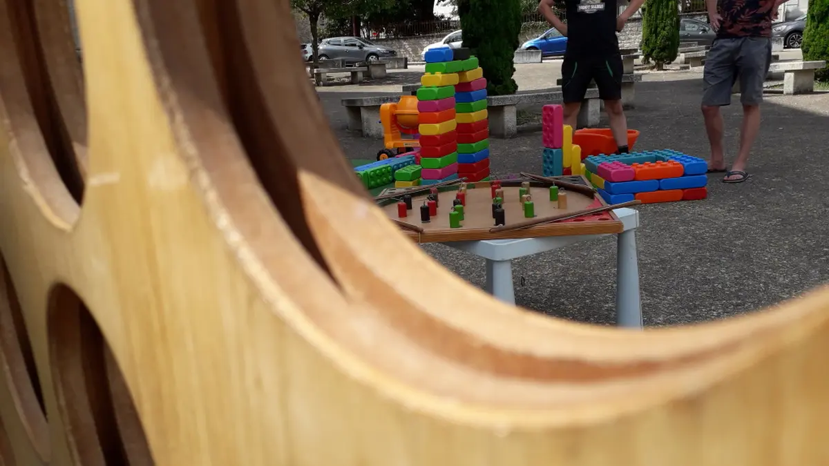 L'été en famille avec Ouest Limousin Tourisme - Atelier jeux géants en bois