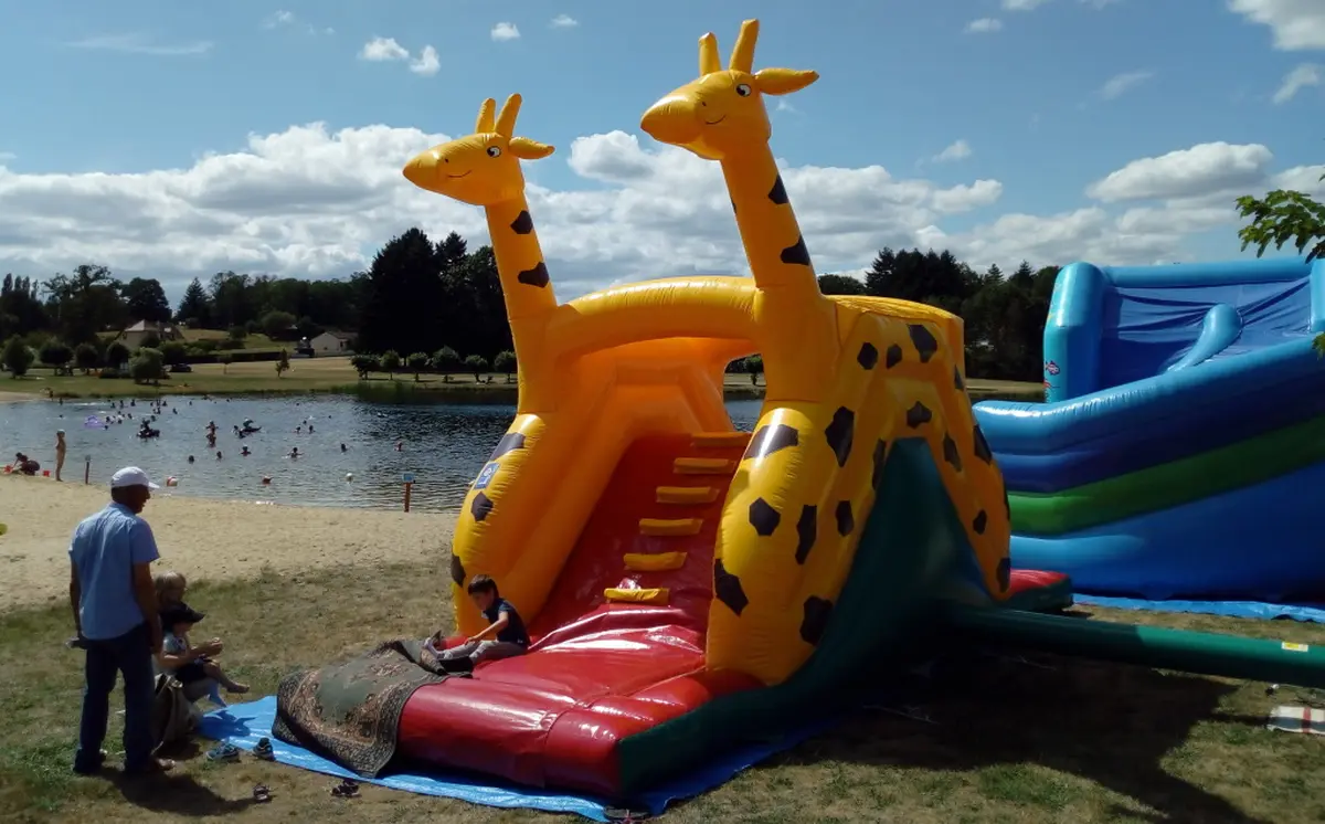 L'été en famille avec Ouest Limousin Tourisme - Château gonflable
