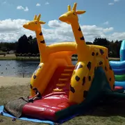 L'été en famille avec Ouest Limousin Tourisme - Château gonflable