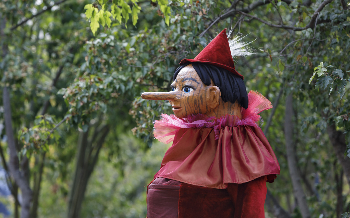 La parade des marionnettes géantes