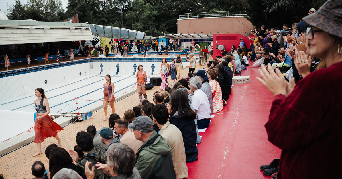 L'heure du bain : Battle de danse par la boom électro dans la piscine