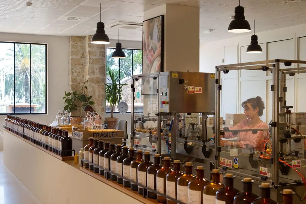 La salle de conditionnement des usines Fragonard