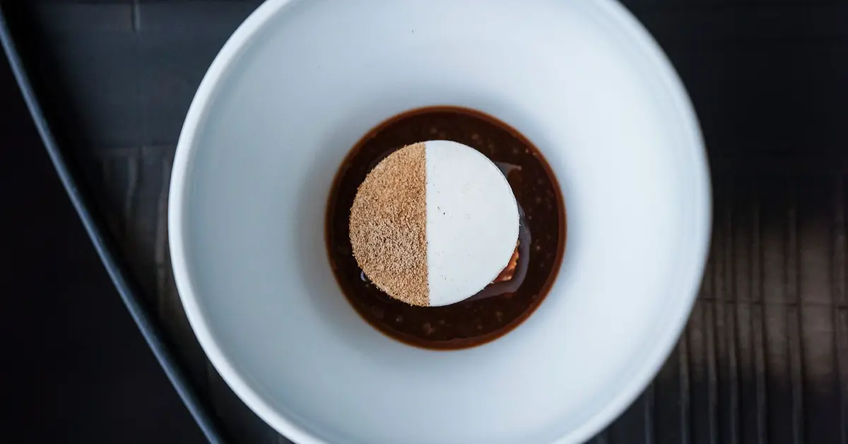 L'œuf meurette de Cédric Burtin au Moulin de Martorey : entre tradition bourguignonne et savoir-faire étoilé