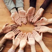 L’universalisme en question, questions à l’universalisme