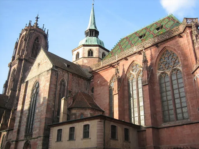 La basilique gothique Saint-Georges se situe à Sélestat, dans le Bas-Rhin