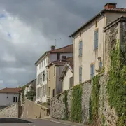 La bastide de Montfort-en-Chalosse avec Maïté