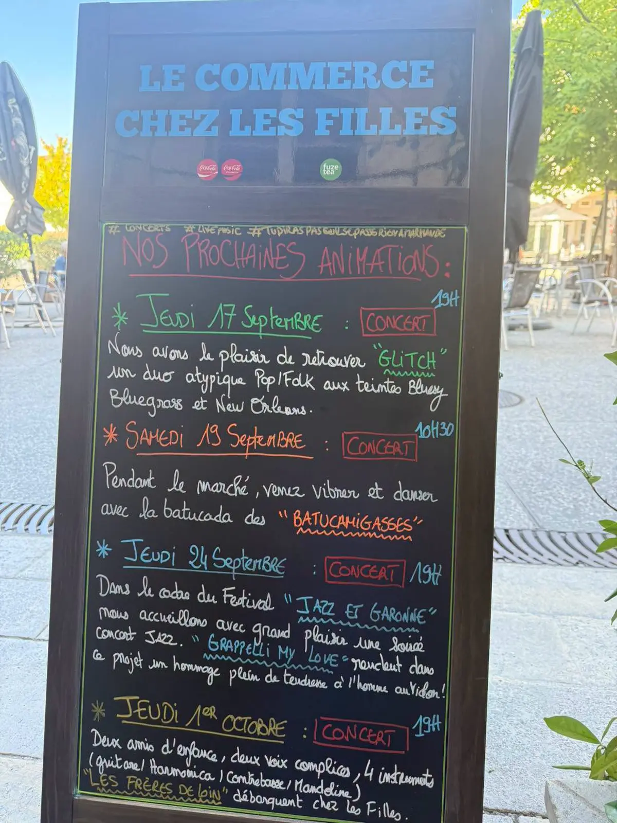 La Batucada Batucamigasses  au Café Le Commerce Chez les Filles