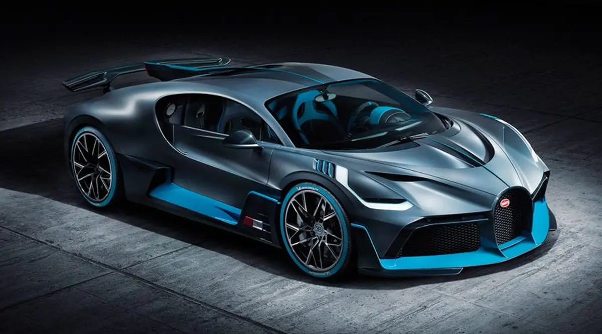 La superbe Bugatti Divo : on a demandé au chef d'en avoir une avec des logos JDS pour les déplacements...