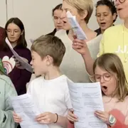 La chorale de meufs invite les Kids !