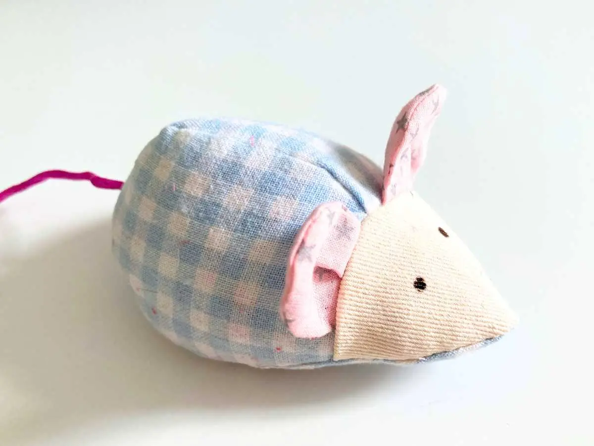 La Cour des arts : atelier : Bestiole en tissu