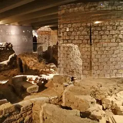 La crypte archéologique de l'île de la Cité
