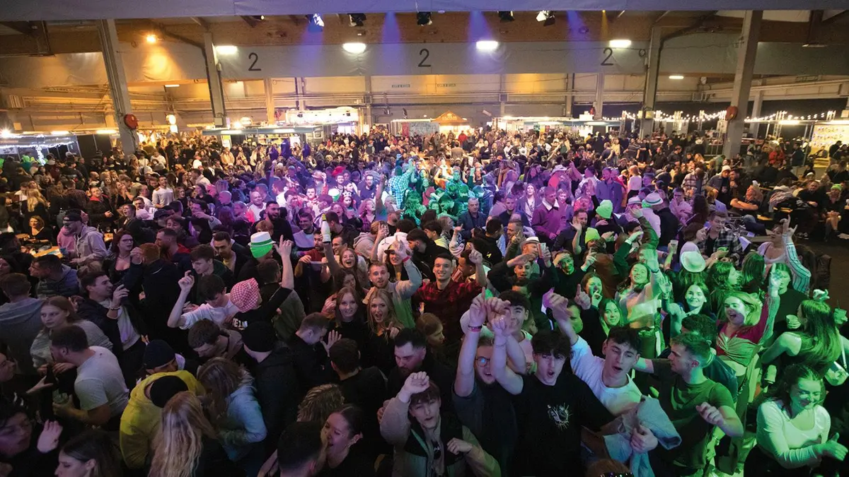 C'est la f&ecirc;te entre les f&ecirc;tes !