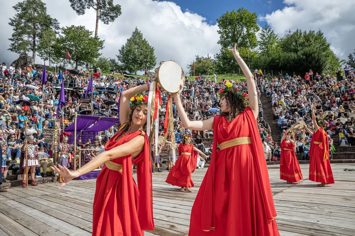 Danseuses romaines / La Fête romaine à Augusta Raurica