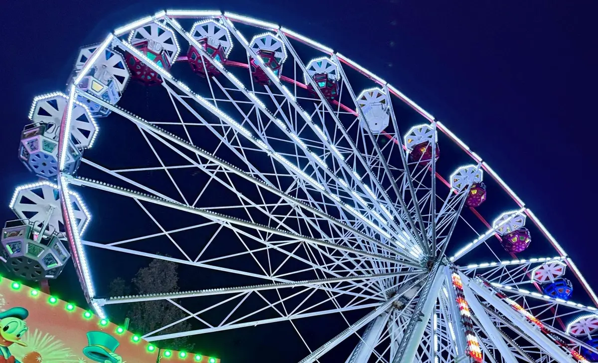La grande roue de la Foire Saint-Martin de Pontoise