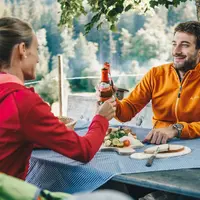 Détente en terrasse avec une bière régionale après une balade &copy; Chris Keller - Schwarzwald Tourismus