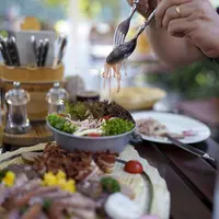Repas en plein air après une randonnée dans les gorges de Ravenna &copy; Fichtne - Schwarzwald Tourismus 
