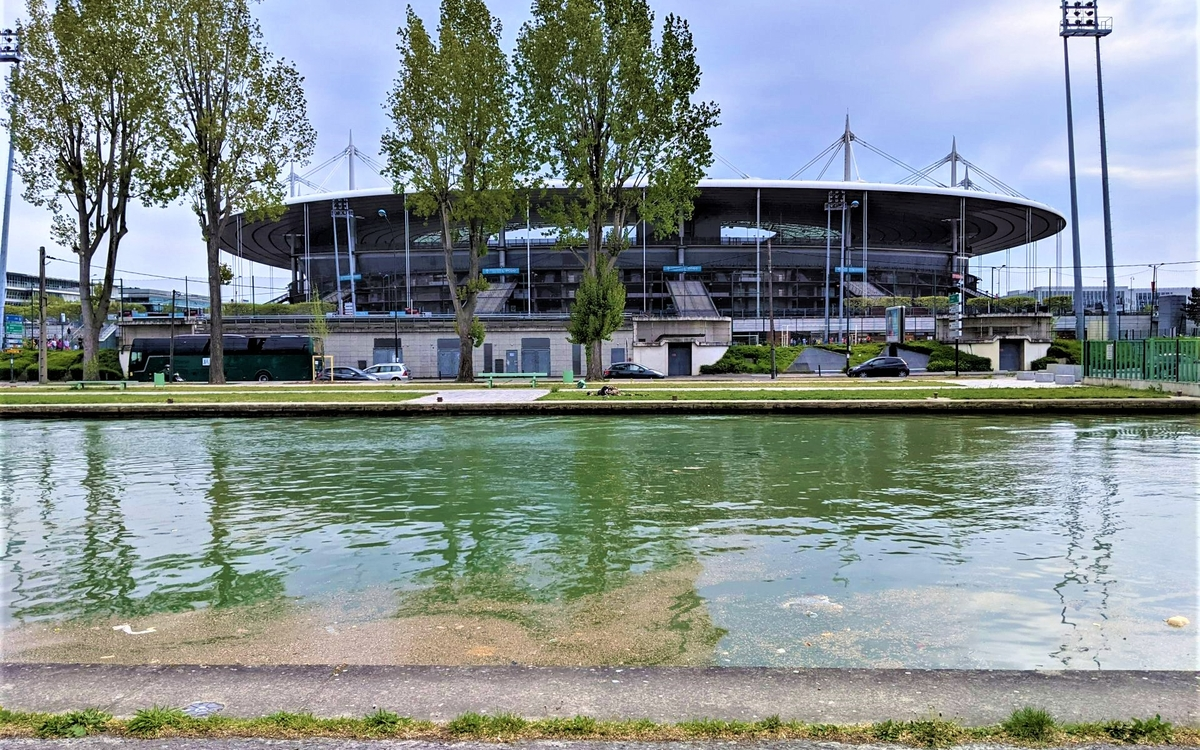 Croisière du Parc de la Villette au Stade de France, sur le canal olympique