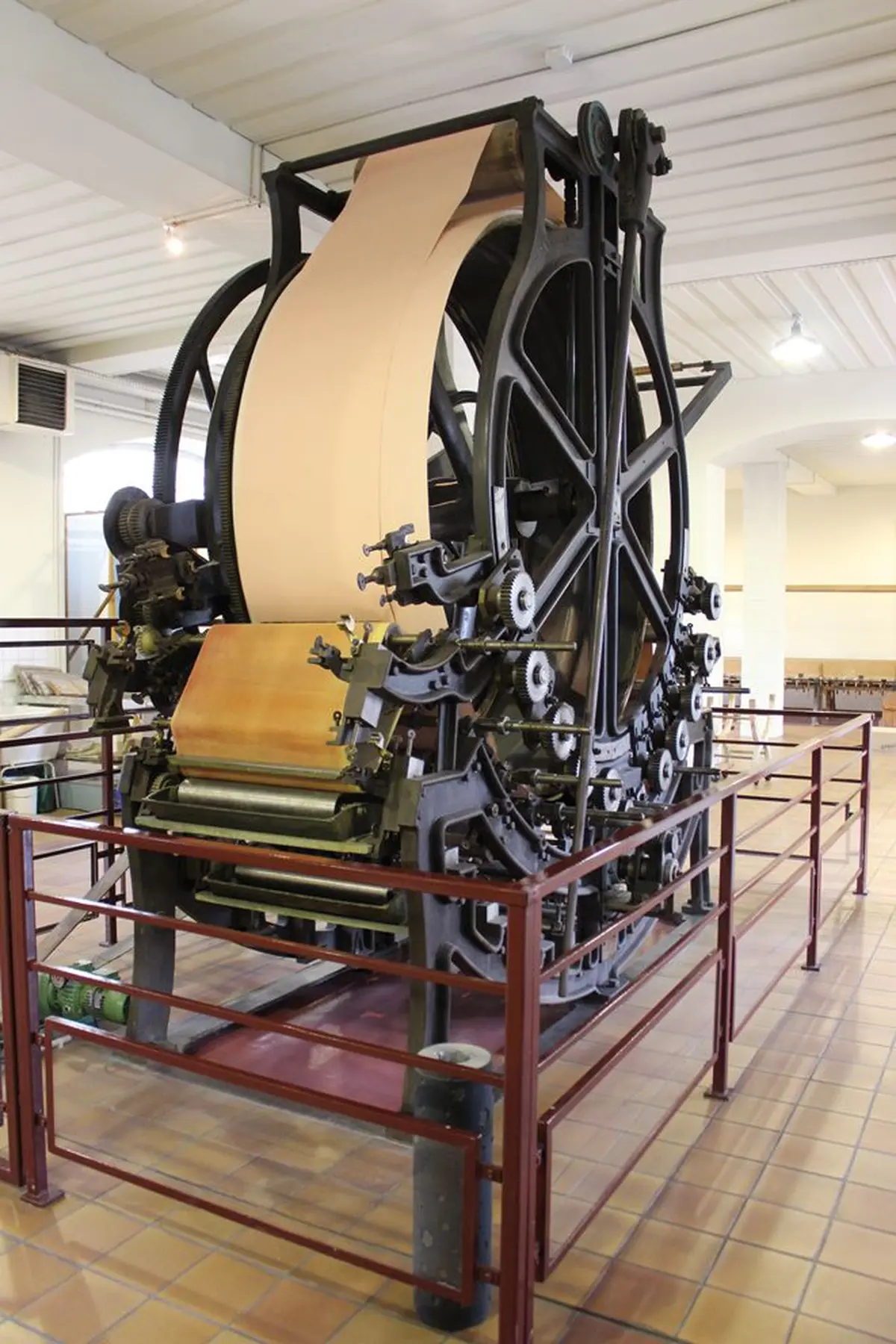 La machine 12 couleurs au Musée du papier peint