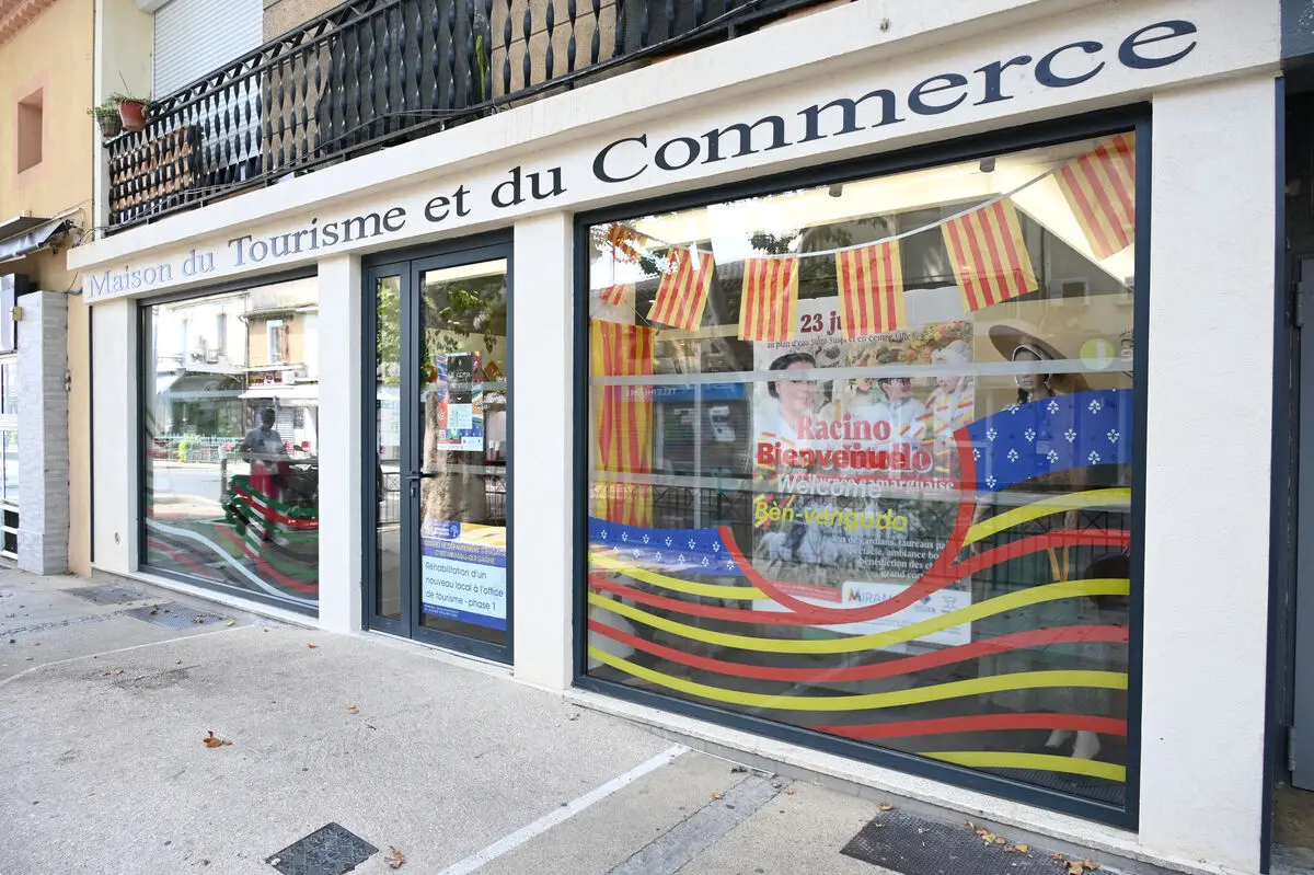 La magie de Noël s’installe à la Maison du Tourisme et du Commerce !