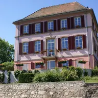 La mairie de Kirchberg sur son piédestal DR