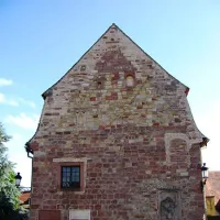 La Maison des Chevaliers fait partie de la Grange aux Dîmes, patrimoine historique de la ville de Wissembourg &copy; Loew D. via Wikimedia Commons