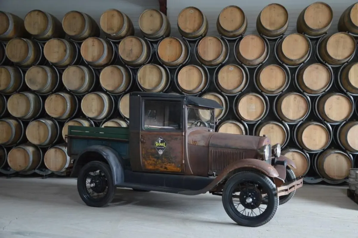 Des chais exposés à la Maison du Distillateur à Chatenois