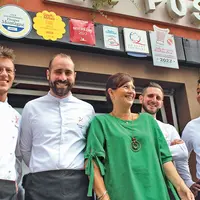 La nouvelle équipe en cuisine s'entend comme larrons en foire et ça se voit ! &copy; Mike Obri