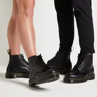 Entrez dans la légendes avec les cultissimes boots Dr Martens ! DR