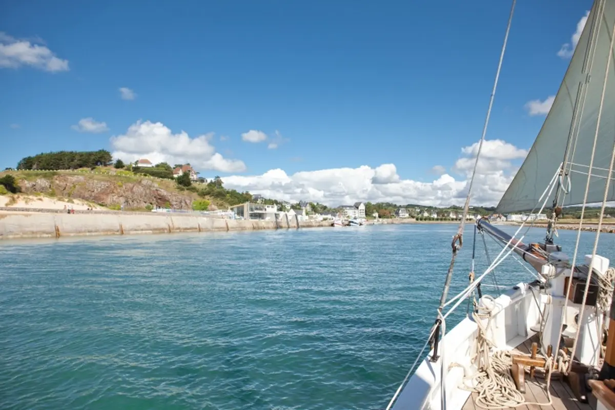 La Neire Mâove : Balade côtière au large de la Côte des Isles