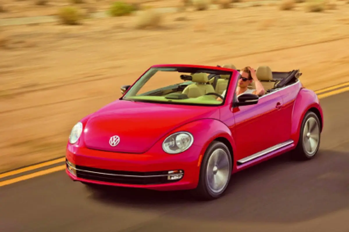 La nouvelle Coccinelle décapotable possède un look rétro réussi et plein d'allant