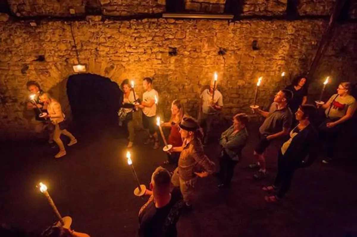 La Nuit des Châteaux: Visite nocturne aux flambeaux au Château fort de Sedan