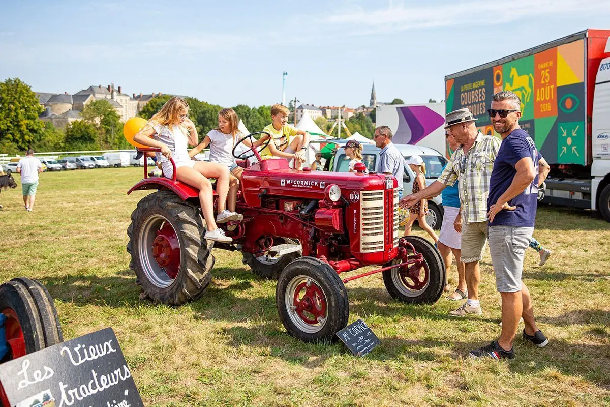 P&ocirc;le animaux, automobiles, mat&eacute;riels agricoles, habitat ou encore commer&ccedil;ants, la Petite Angevine &agrave; de quoi plaire ! 
