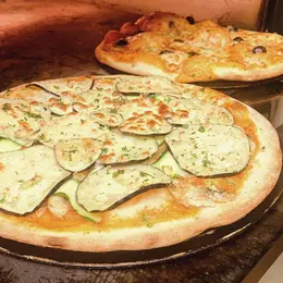 La Pizzeria