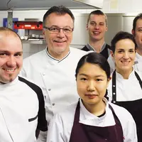 L'équipe en cuisine de La Poste à Riedisheim &copy; Mike Obri