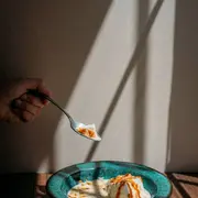 La recette secrète de l'île flottante vanille caramel fleur de sel du restaurant Michelin de Roquemaure enfin dévoilée