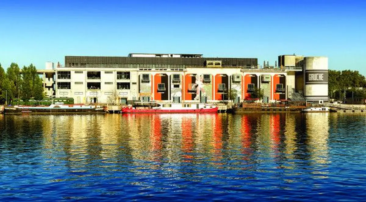 Le bâtiment de la Sucrière à Lyon, dans le quartier Confluence