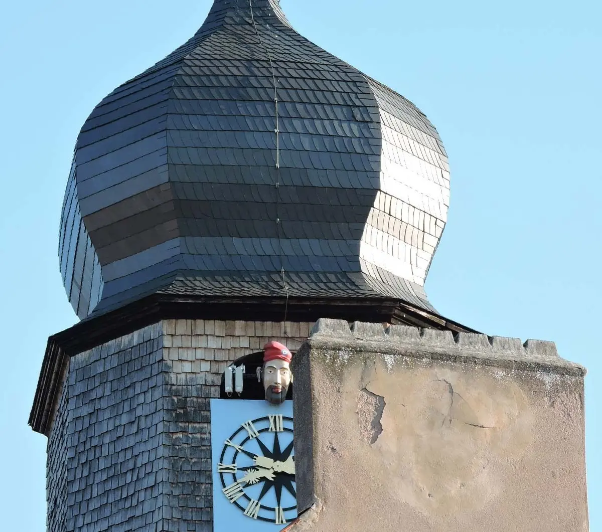La tête grimaçante du beffroi de Mutzig