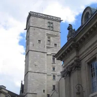 La Tour Philippe Le Bon à Dijon, au cœur du Palais des Ducs et Etats de Bourgogne &copy; I, Alchemica, CC BY-SA 3.0, via Wikimedia Commons