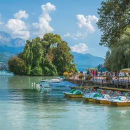Lac d'Annecy en famille : 10 activités pour transformer un simple séjour en souvenir inoubliable