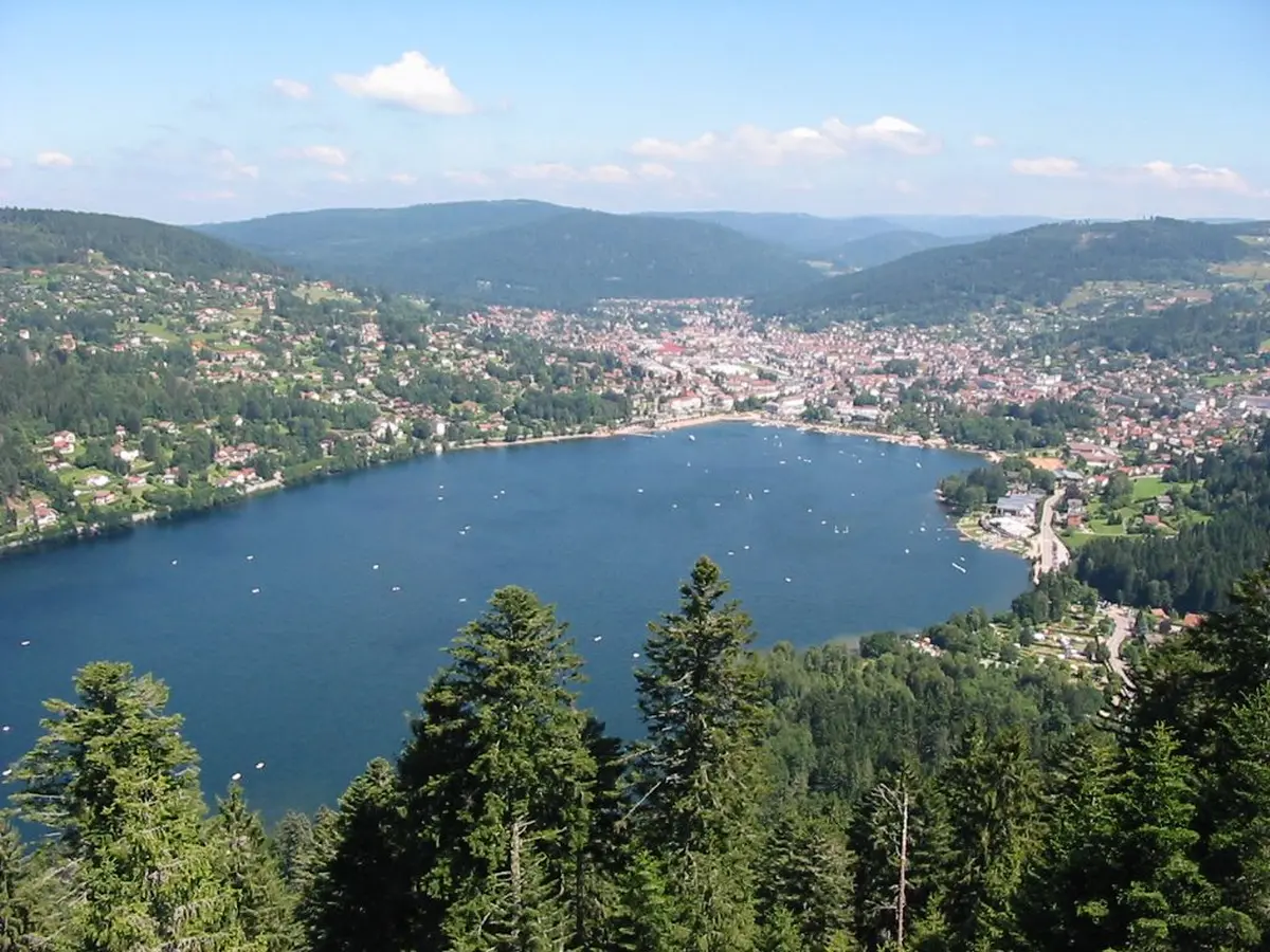 Vue sur le lac depuis le belvédère 